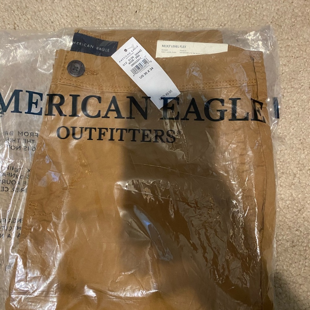 American Eagle khaki pants NWT men’s 30x34